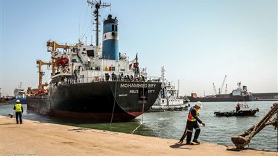انتعاشة في حركة تداول السفن بميناء دمياط 