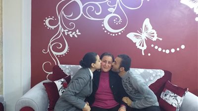 الأم المثالية في أسيوط: لقب الأم المثالية بالمحافظة كان مفاجأة لي وكنت أعتبر نفسي زي أي أم مصرية تعبت وربت أولادها