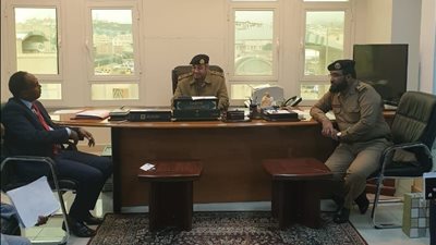 القنصل العام لجمهورية أثيوبيا يزور سجون منطقة عسير