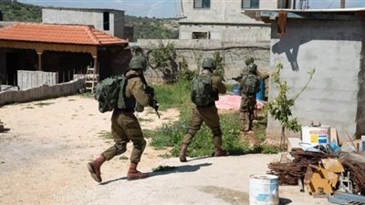 جيش الاحتلال يواصل ملاحقة منفذ عملية سلفيت بالضفة الغربية