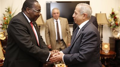 إسماعيل عبد الغفار يستقبل مدير شعبة التعاون التقني بالبحرية الدولية