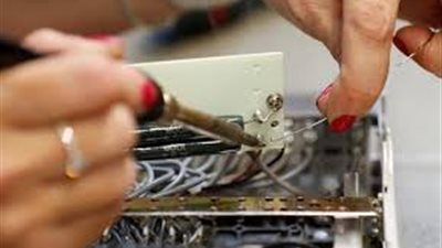 طلبيات المصانع الأمريكية ترتفع قليلا دون المتوقع في يناير