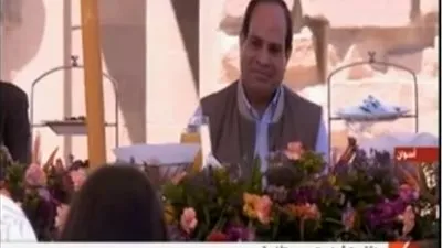 ننشر لقطات من حوار الرئيس السيسي مع الشباب العربي والإفريقي بمعبد فيلة بأسوان