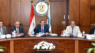 وزير البترول يترأس أعمال اجتماع الجمعية العامة لشركة 
