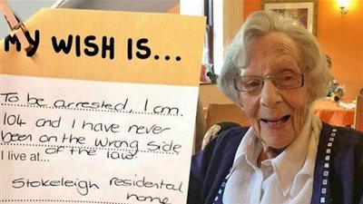 مسنّة تحقق أمنيتها الوحيدة في الحياة بدخول السجن! (صور)