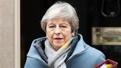 بريطانيا تطالب بتأجيل 