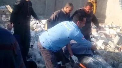 دخول ربة منزل بالمنوفية في غيبوبة بعد سقوط منزلها (صور)