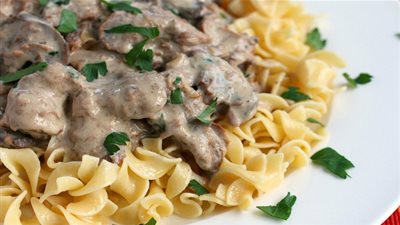 طريقة عمل لحم ستروجانوف مع الجبن الكريمي
