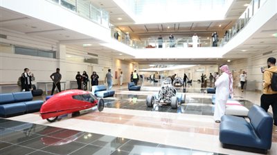 طالبات سعوديات يصنعن سيارة للمشاركة في ماراثون 