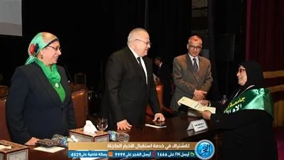 جامعة القاهرة تنظم احتفالية لعيد الأم.. وتكرم أمهات الشهداء (صور) 