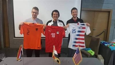 مصر ترتدي القميص الأحمر لمباراة أمريكا