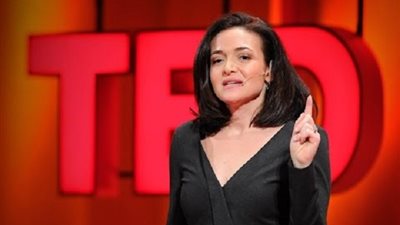 شاهد.. نساء يديرن غرف التكنولوجيا حول العالم