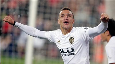 الحرب تشتعل بير ريال مدريد وبرشلونة على هذا اللاعب