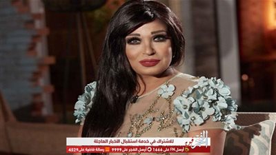 شاهد.. فيفي عبده مع والدتها في صورة نادرة