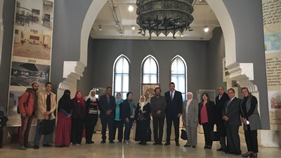 يضم أعمال 13 أستاذًا.. رواد متحف الفن الإسلامي يستعرضون مقتنيات معرض 