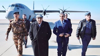 رئيس وزراء العراق يبدأ زيارته الأولى لمصر