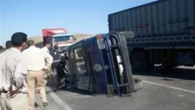 عاجل.. إصابة 11 شرطيًا في انقلاب 