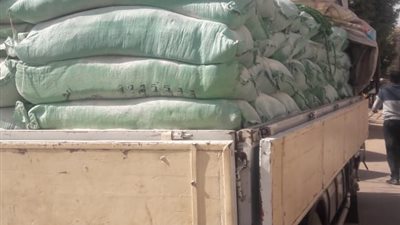 ضبط 8 طن دقيق بلدي مدعم مخصص للمخابز مهرب ليلا للسوق السوداء بالفيوم 