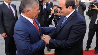 عاجل.. السيسي يستقبل ملك الأردن بمطار القاهرة 