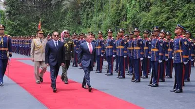 مراسم استقبال رسمية لملك الأردن في قصر الاتحادية 