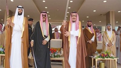 بعد نشر صورة له مع الملك سلمان.. 8 معلومات عن سلطان بن سحيم