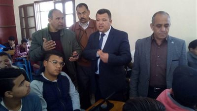 امتحانات أولى ثانوي ببني سويف.. حضر 