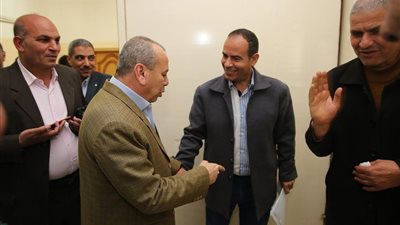 محافظ كفرالشيخ يتفقد إدارتي 