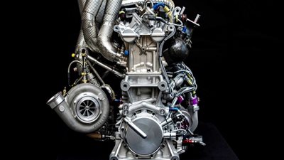 أودي تكشف عن محرك 4 سلندر جديد بقوة 610 حصان (صور)