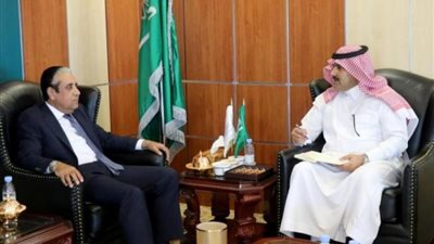 سفير خادم الحرمين لدى اليمن يلتقي محافظ البنك المركزي اليمني
