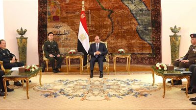 السيسي يجتمع مع وزير الدفاع الصيني في القاهرة