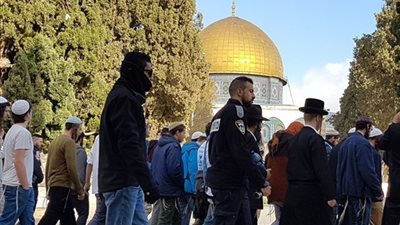 عشرات من المستوطنين وطلبة تلمود يقتحمون الأقصى