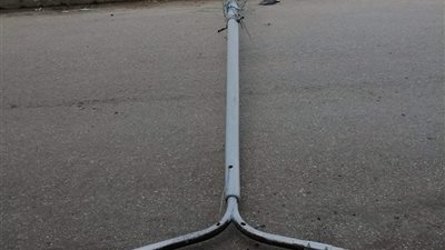 سقوط عامود إنارة بمدينة الزرقا في دمياط 