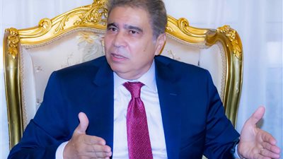 إغلاق 8 منشأت مخالفة ببني مزار بالمنيا