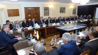 وزير التموين يجتمع بكبرى شركات السلع الغذائية لمناقشة استعدادت شهر رمضان 