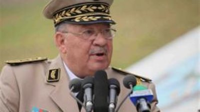 الجيش الجزائري يطالب بتفعيل المادة الدستورية الخاصة بشغور منصب الرئيس