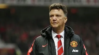 فان خال: لم أقدم كرة 