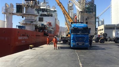 تداول 495 شاحنة بضائع بموانئ البحر الأحمر