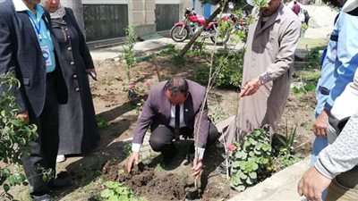 ابو العنين يشهد 