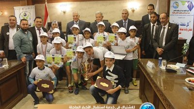 محافظ الجيزة ورئيس القابضة يكرمان الفائزين بدوري المياه (صور)