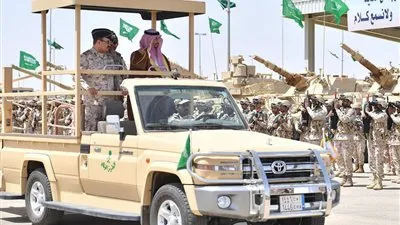 وزير الحرس ينقل تحيات القيادة لـ 