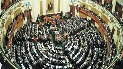 عرس ديمقراطي تحت القبة.. رؤساء الأحزاب يتبادلون مواقفهم حول التعديلات الدستورية الجديدة (تقرير) 