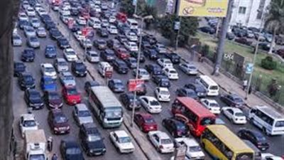 كثافات مرورية بالقاهرة والجيزة مع دخول الطلاب للمدارس والجامعات 