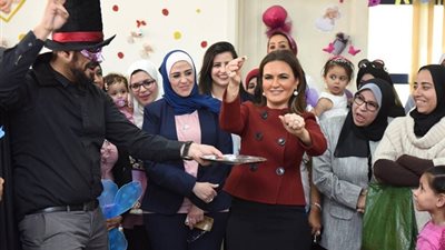 سحر نصر تشارك في عرض ترفيهي لأطفال العاملين بوزارة الاستثمار (صور)