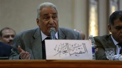 نقيب المحامين يكلف لجنة رباعية بدراسة موقف نادي 