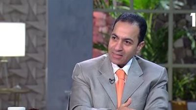 أستاذ تمويل: 