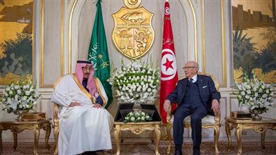 خادم الحرمين الشريفين والرئيس التونسي يعقدان اجتماعا ثنائيا
