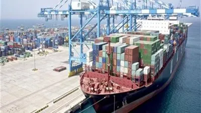 موانئ بورسعيد تسجل تداول 22 سفينة اليوم 