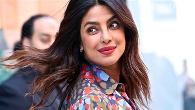 بريانكا تشوبرا تلفت الأنظار بصيحة 