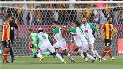 الرجاء المغربي يتوج بكأس السوبر الإفريقي للمرة الثانية في تاريخه 