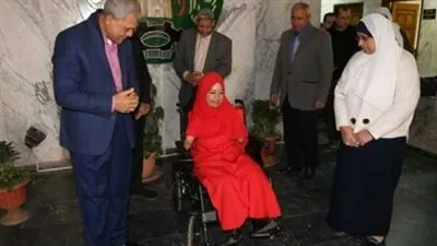 محافظ المنوفية يدخل البهجة على قلب سيدة من ذوي الاحتياجات الخاصة